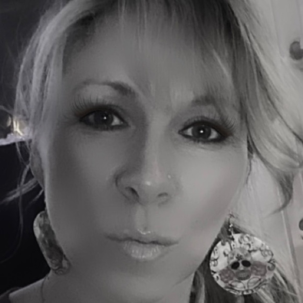 Meet your Posher, Laurie